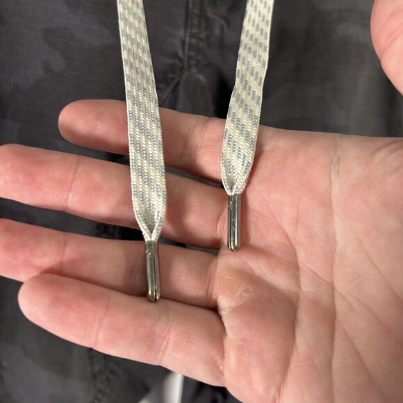 Vuori Hiking Pants Women's XL Grey Camo Drawstring Zip Cargo Pockets Stain - Picture 8 of 11